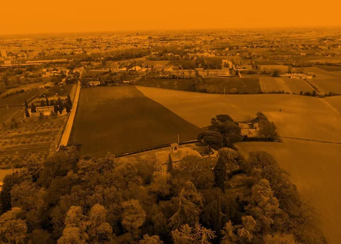 Easy - Autodrom مكان تخييم إيمولا